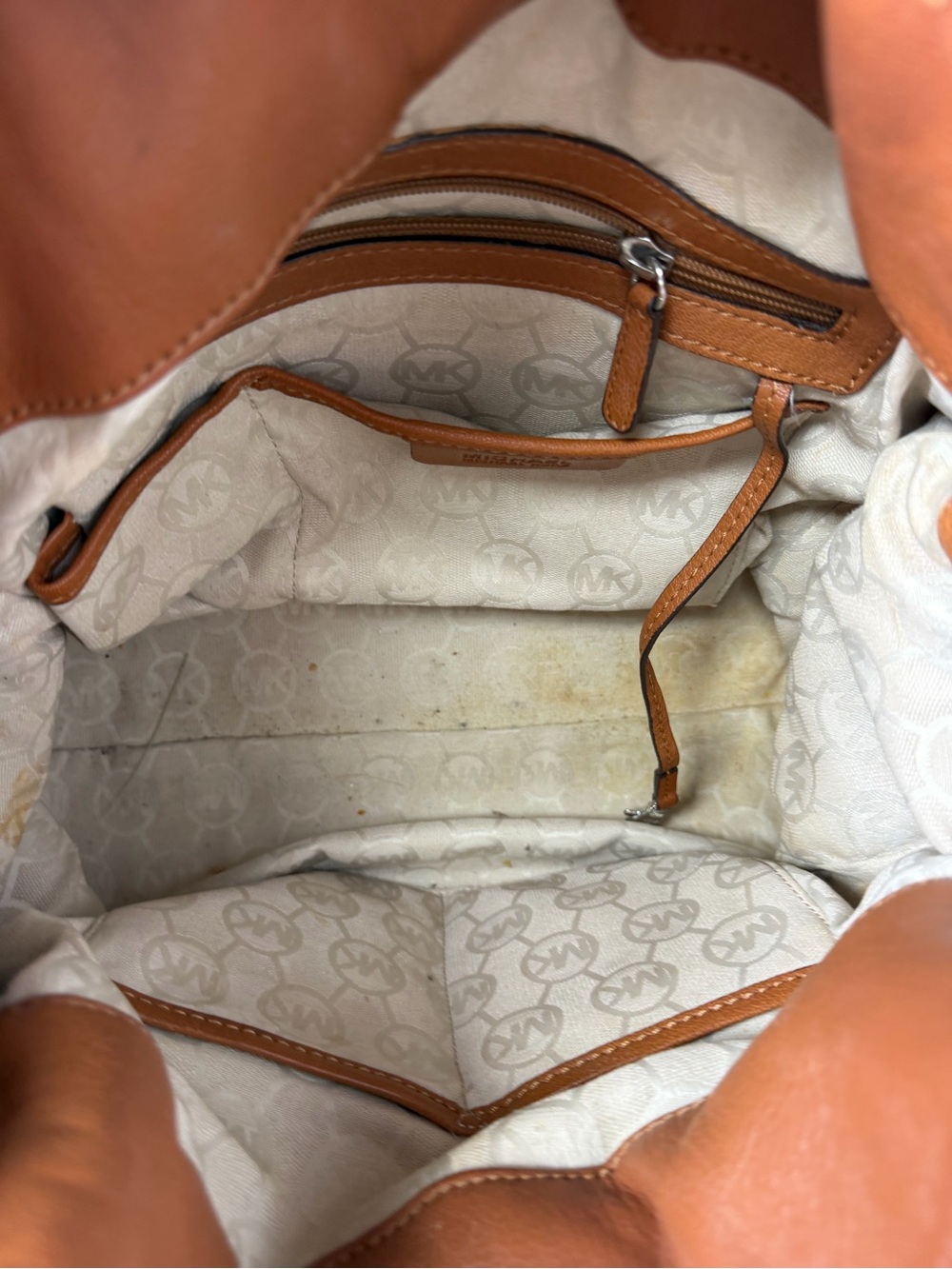 Michael Kors Tan Leather Handbag
TLC - Picture 3 of 6
